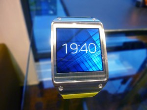 0904-galaxy-gear-01-100052487-large