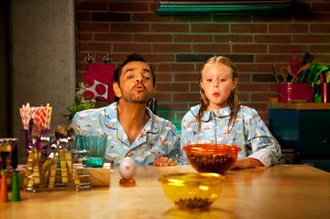 No-se-aceptan-devoluciones-obtuvo-5to-lugar-en-la-taquilla-de-EUA-03