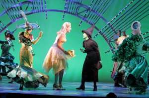ESTRENO DEL MUSICAL BROADWAY "WICKED"
