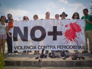 Periodistas_Protesta_Queretaro-1-e1374275086477