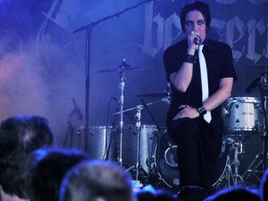 Apoptygma_Berzerk_Live_II_by_TrashArts