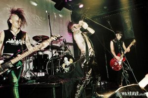 1511176_730953560250610_518391458_n