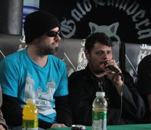 Alex Otaola y Pascual Reyes (integrantes de San Pascualito Rey)