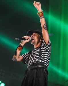 MALDITA VECINDAD (9)