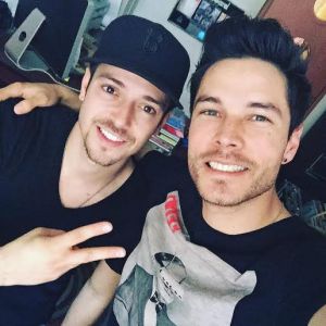 Pee Wee será uno de los invitados a su concierto.