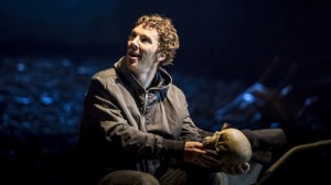 benedict-cumberbatch-hamlet (4)