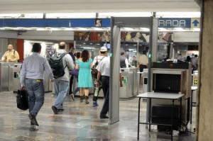 Se adquirieron detectores para encontrar armas, ¿se usan?