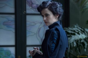 miss-peregrine-3