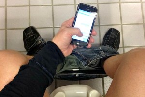 celular-con-bacteria-3