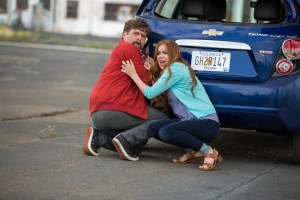 espiando-a-los-vecinos-750x500