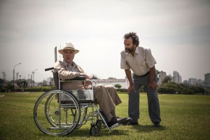 06-magallanes-damian-alcazar-as-harvey-magallanes-federico-luppi-as-coronel-rivero