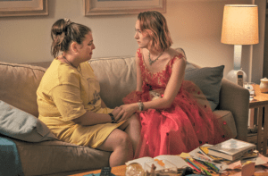 lady-bird-beanie-feldstein-saoirse-ronan